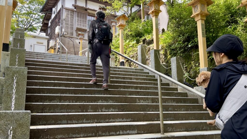 御嶽神社の階段